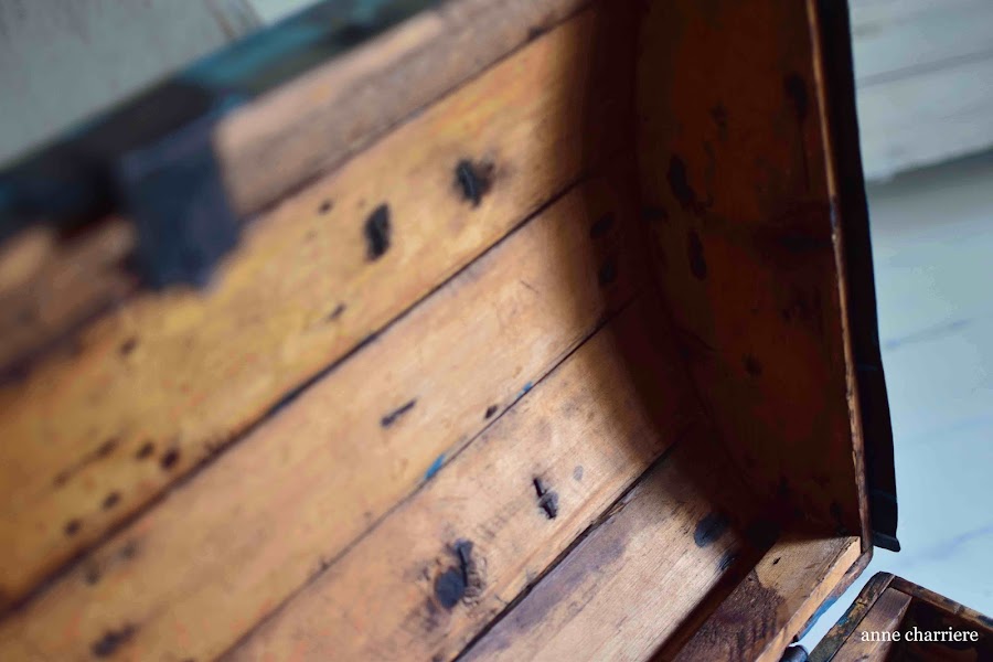www.annecharriere.com, baúl, restaurar, pintura, aceite, antigüedades,