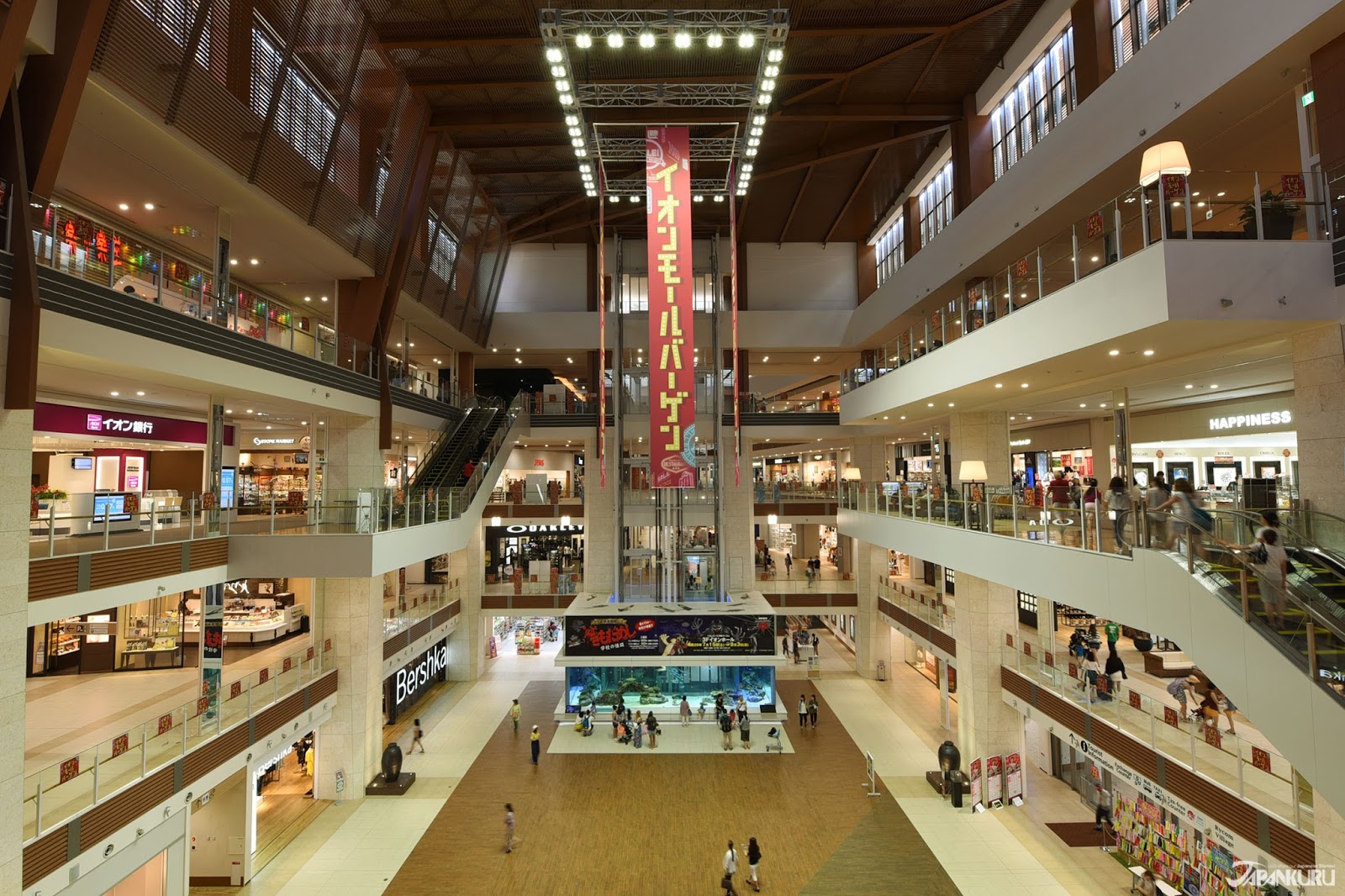 Japankuru Trip To Okinawa Shopping In Okinawa Shop At Okinawa S Largest Shopping Mall Aeon Mall Okinawa Rycom Okinawa Travel