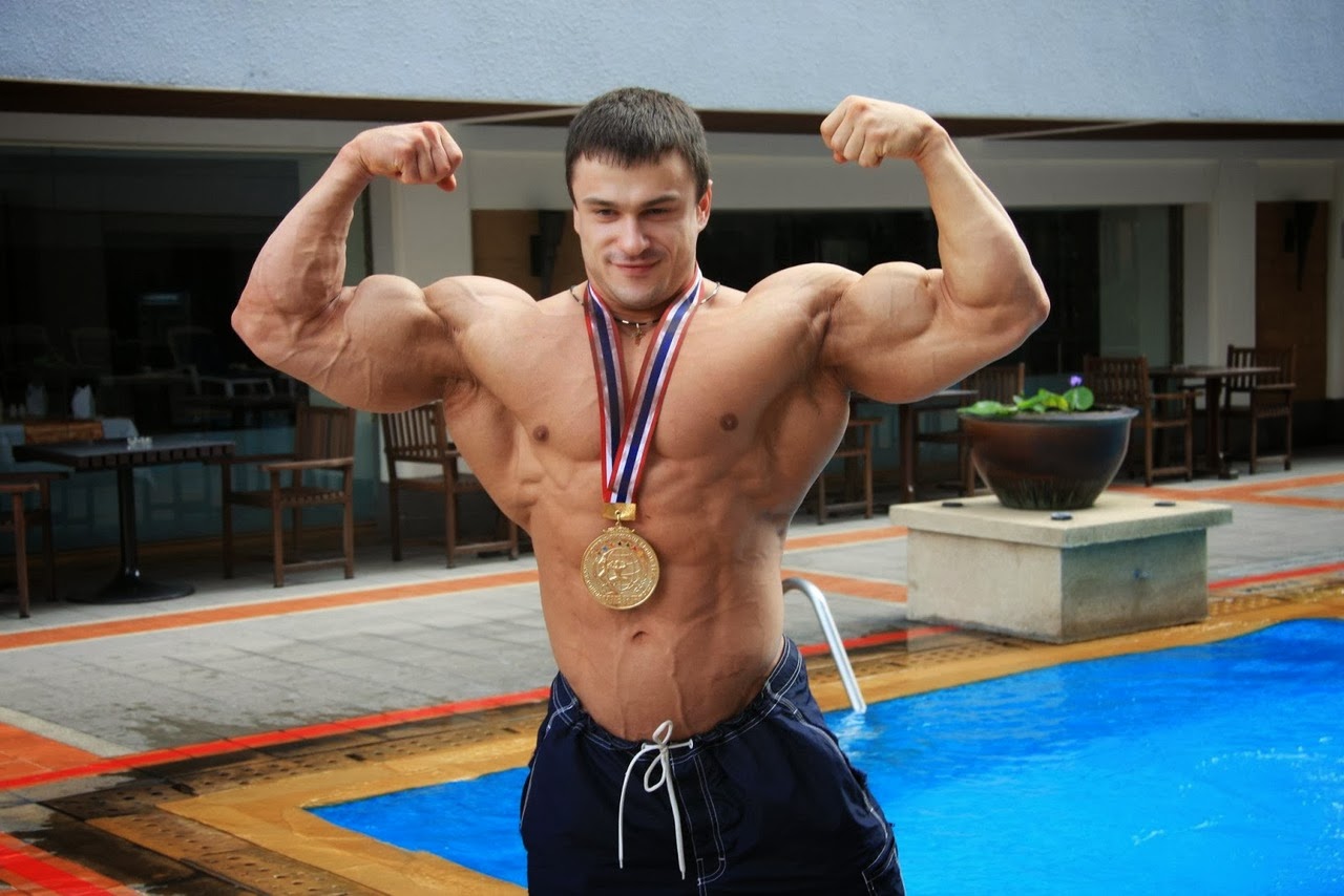 Денис Баженов бодибилдер