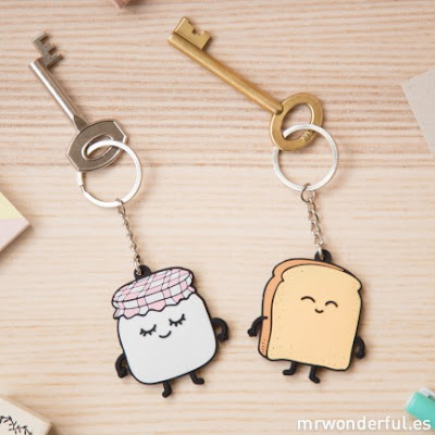 llaveros http://www.mrwonderfulshop.es/es/set-de-2-llaveros-de-caucho-tostada-y-mermelada.html