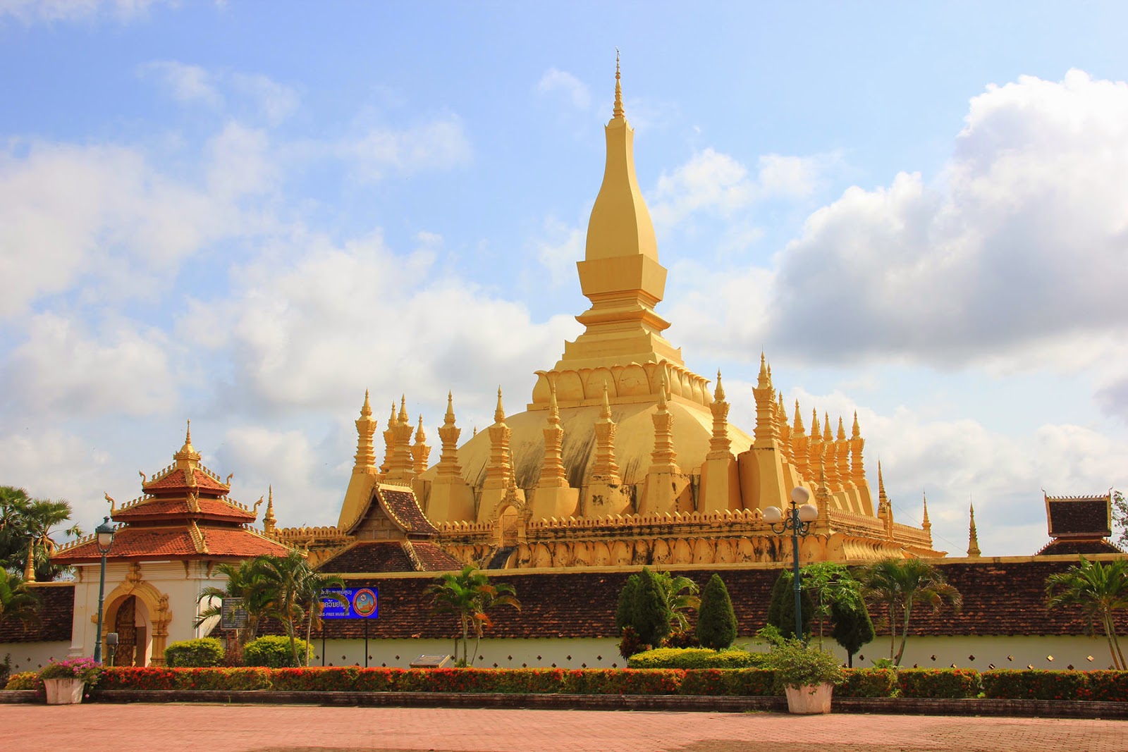 Pha That Luang Temple - Great golden stupa in Vientiane