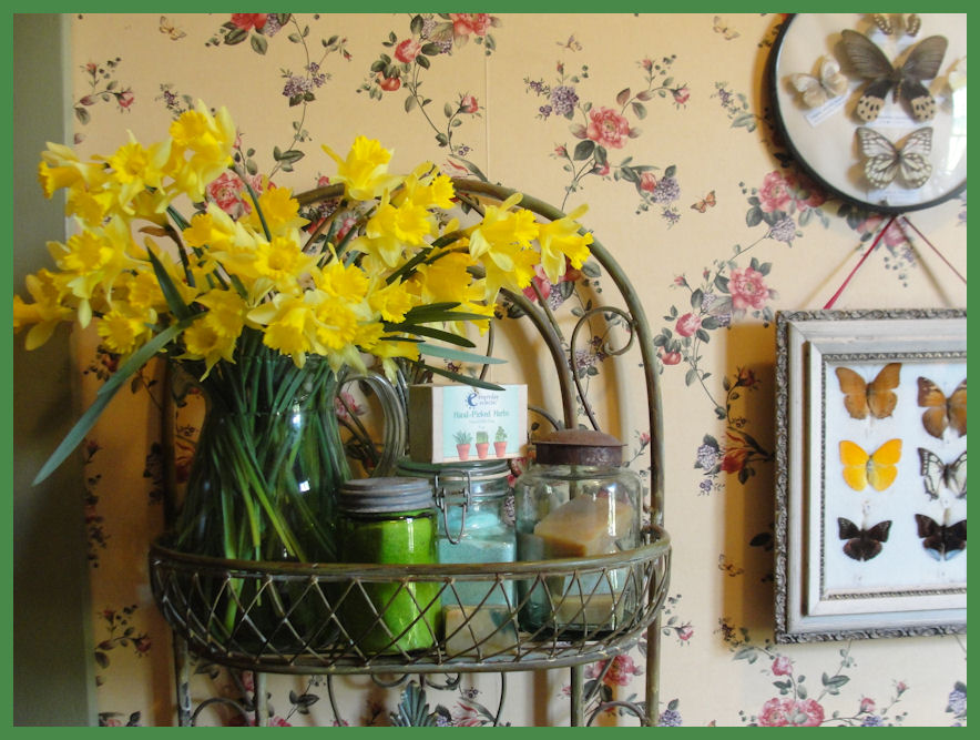 Hopalong Hollow Gazette: 2012-02-26