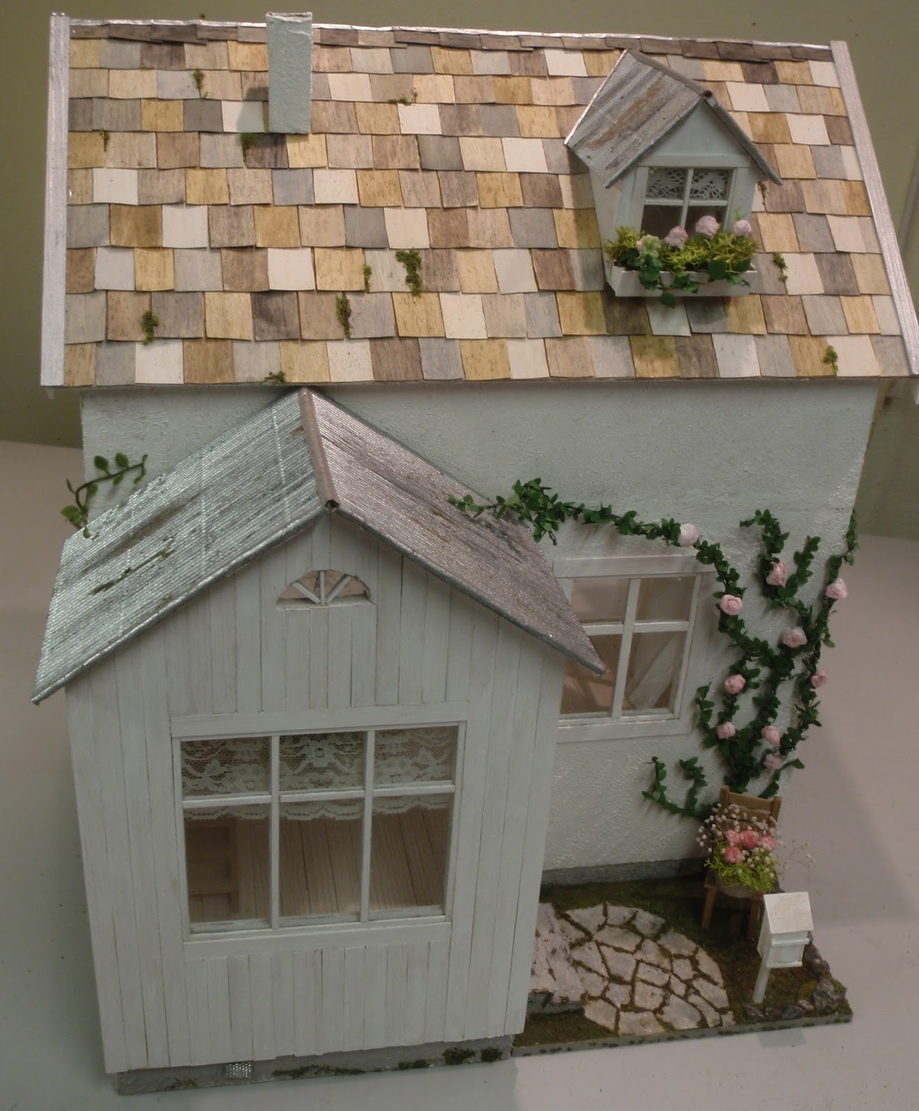 Britts Virk Och Miniatyrblogg Rose Cottage Custom Dollhouse