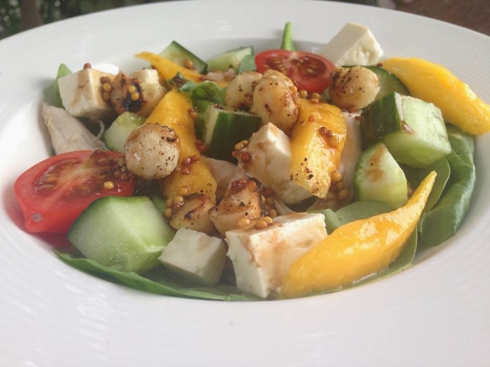 Mums in the Kitchen: Chicken, Mango &amp; Macadamia Salad