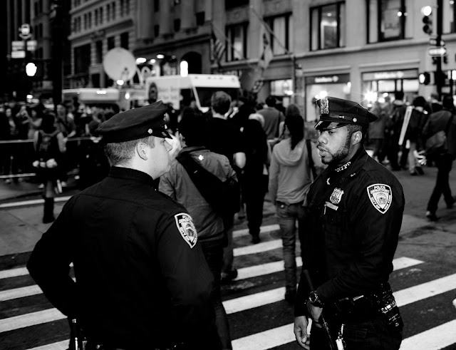 eviction day, occupy wall street, wall street, financial district, owe, money, stock exchange, 2.0, bloomberg, black and white, b&w, nyod