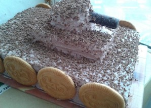 Творожный торт «Танк» из печенья (без выпечки)