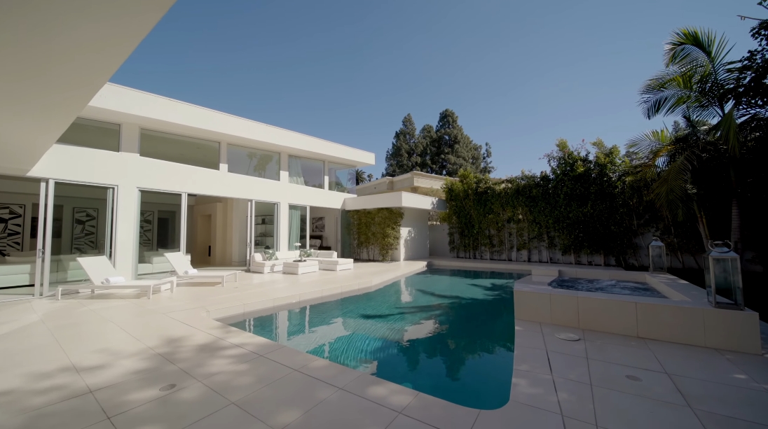 Tour 1003 N Beverly Dr, Beverly Hills Luxury Home vs. 38 Interior Design Photos