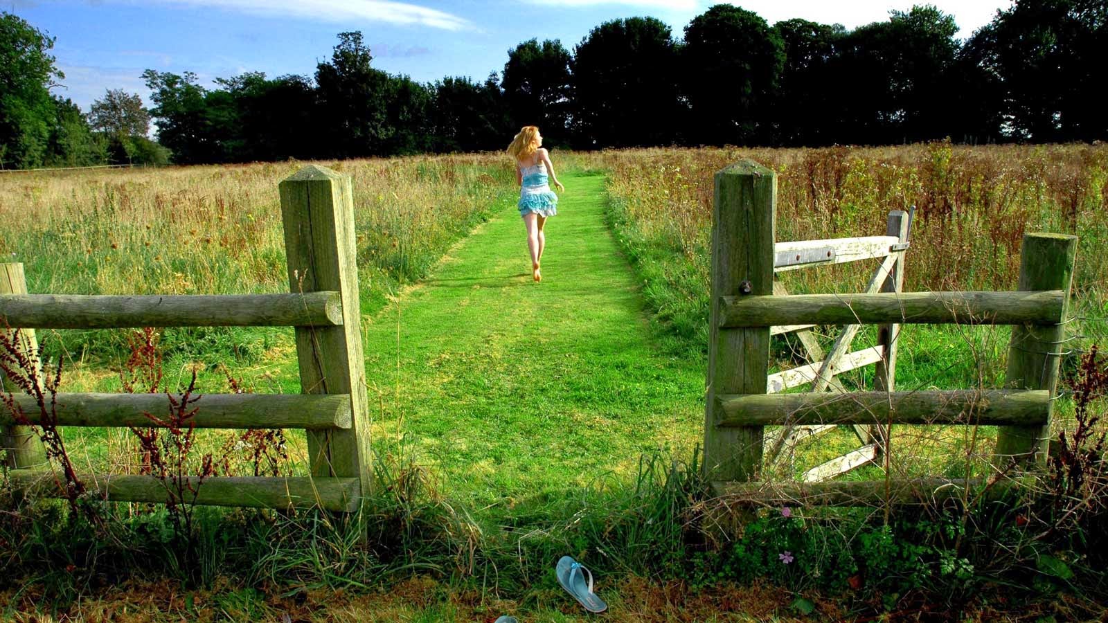 Beautiful Girl Running Landscape Nature Image