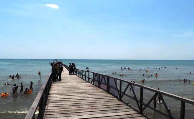 Pesona Keindahan Wisata Pantai Widuri di Pemalang Jawa Tengah