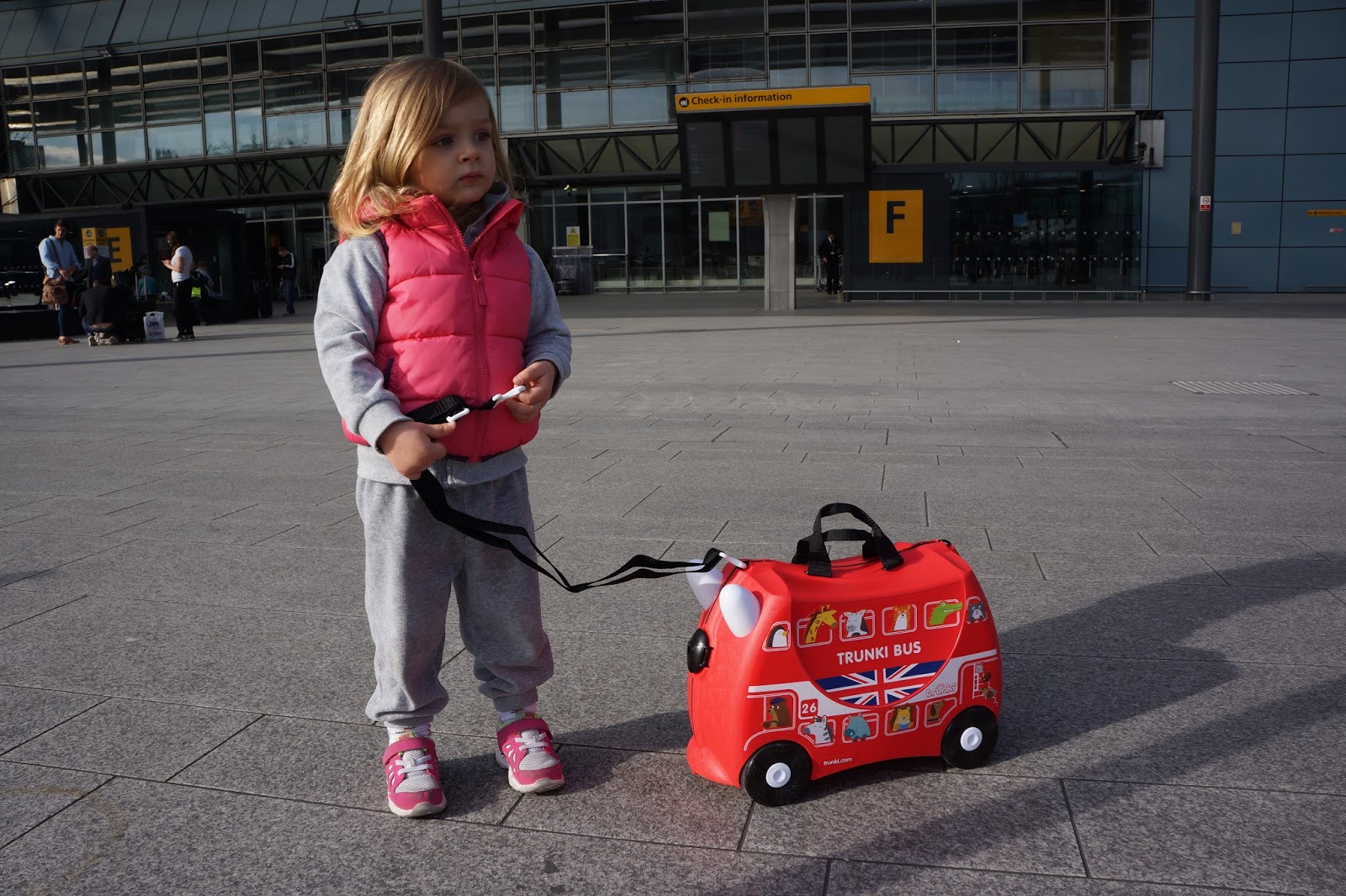 How to entertain toddlers at the airport