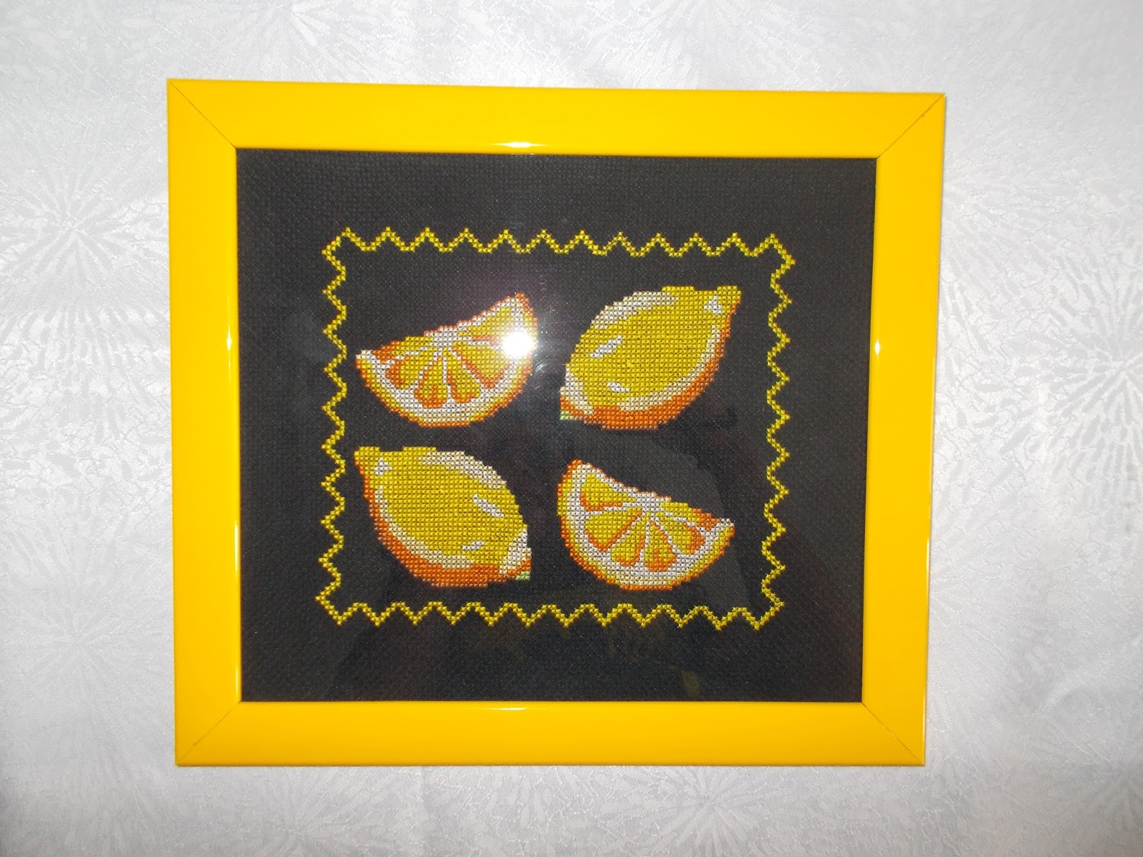 O Cantinho da Nessa: Mini-quadro em ponto cruz 'Limões'