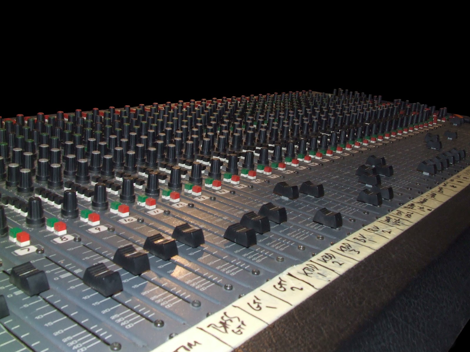 Vintage Audio Workshop: D & R Stylyx Mixing Console From Holland Circa 1986