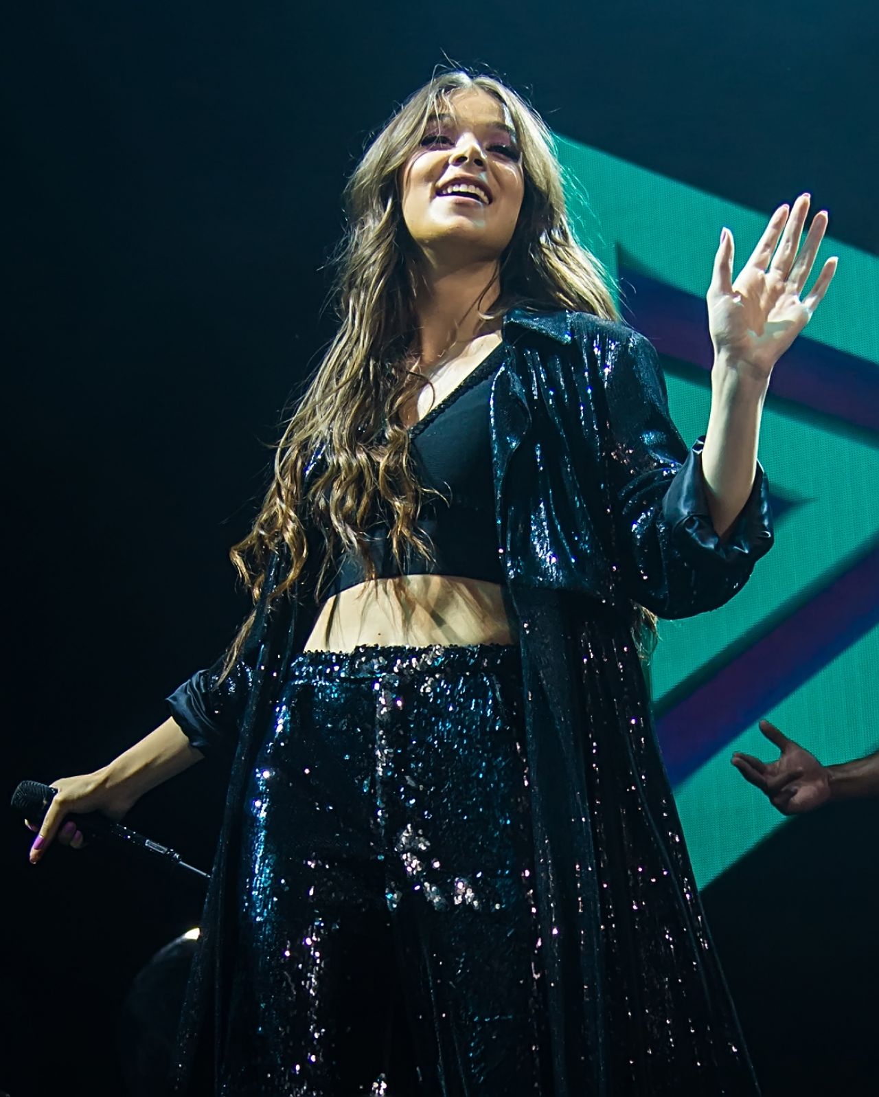 Hailee Steinfeld – The Voicenotes Tour in Camden – Celeb Central