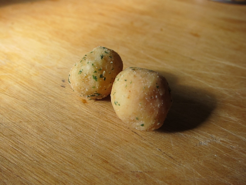Review Mauna Loa Maui Onion & Garlic Macadamia Nuts