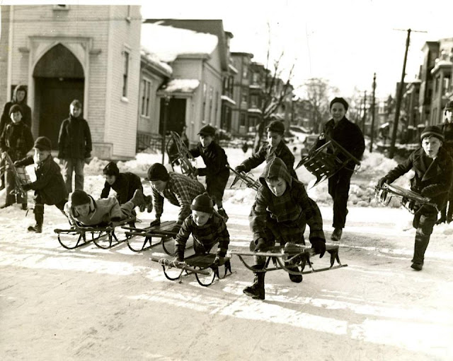 9 December 1940 worldwartwo.filminspector.com sledding