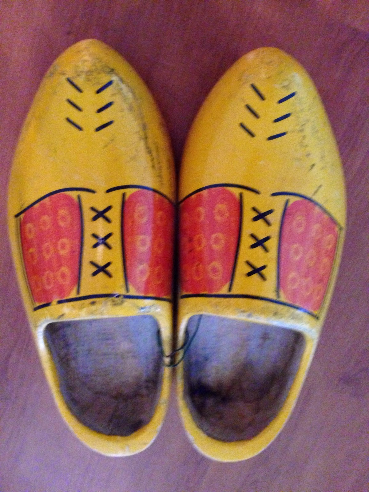 American girl in Holland: In My Little Wooden Shoes ~Throwback Thursday