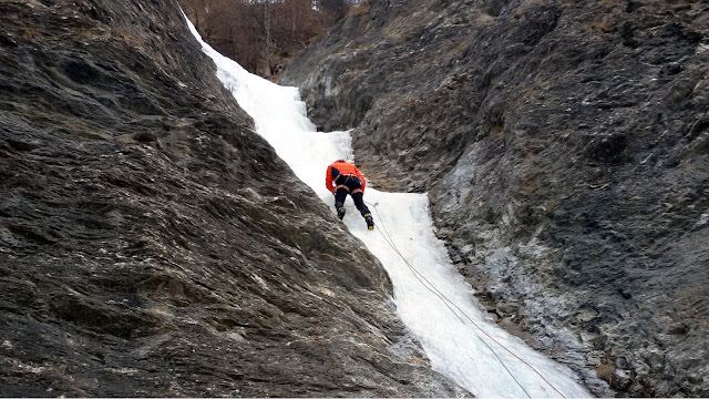ice climbing cascate di ghiaccio valle varaita