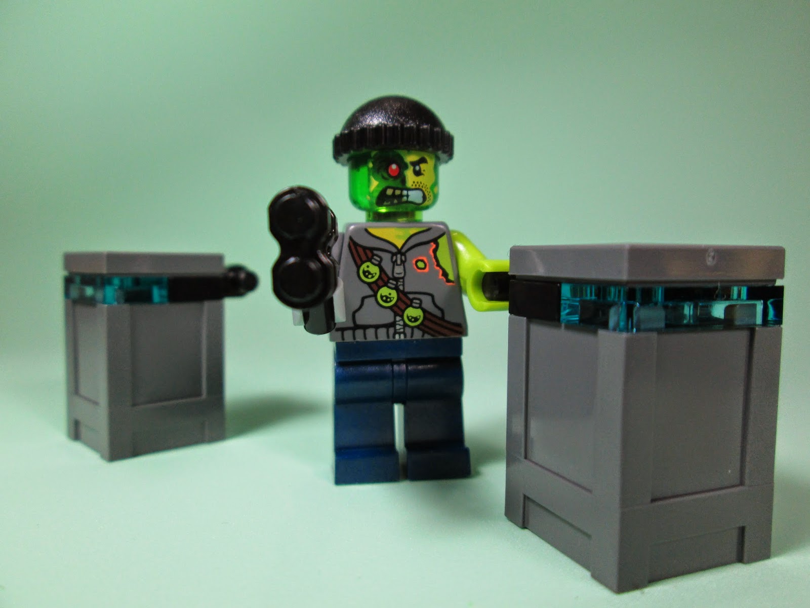 Set LEGO Ultra Agents 70160 - Ultra Agent Max Burns persegue o Ladrão Adam Acid.