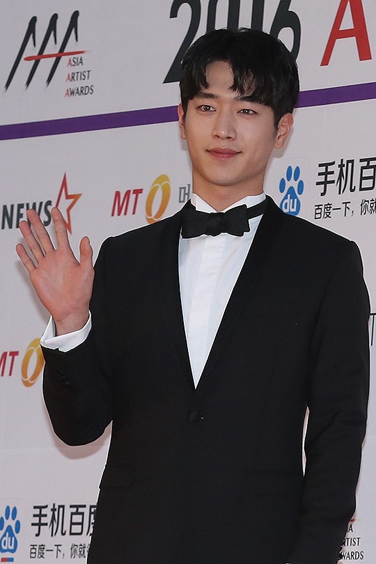 오늘자 시상식 서강준 | 인스티즈