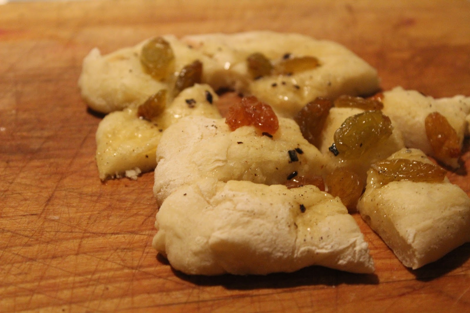 Süßer Pizzateig mit Honig und Rosinen – glatzkoch.de