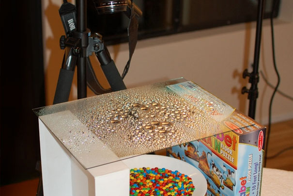 15+ Pics That Show Photography Is The Biggest Lie Ever - M&M’s In Water Drops
