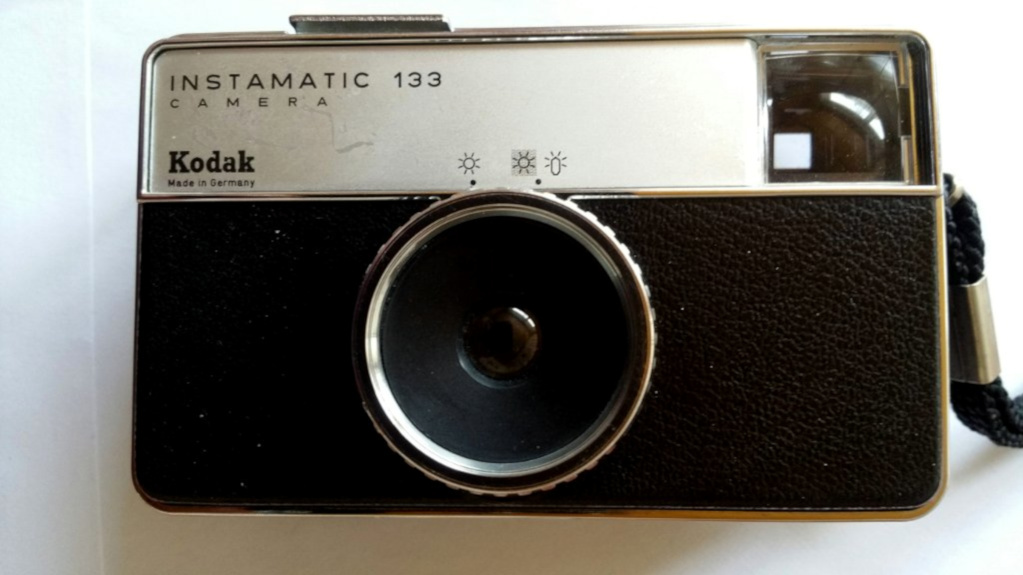 #164 Kodak Instamatic 133 Plastik Meniscus Lens (1)