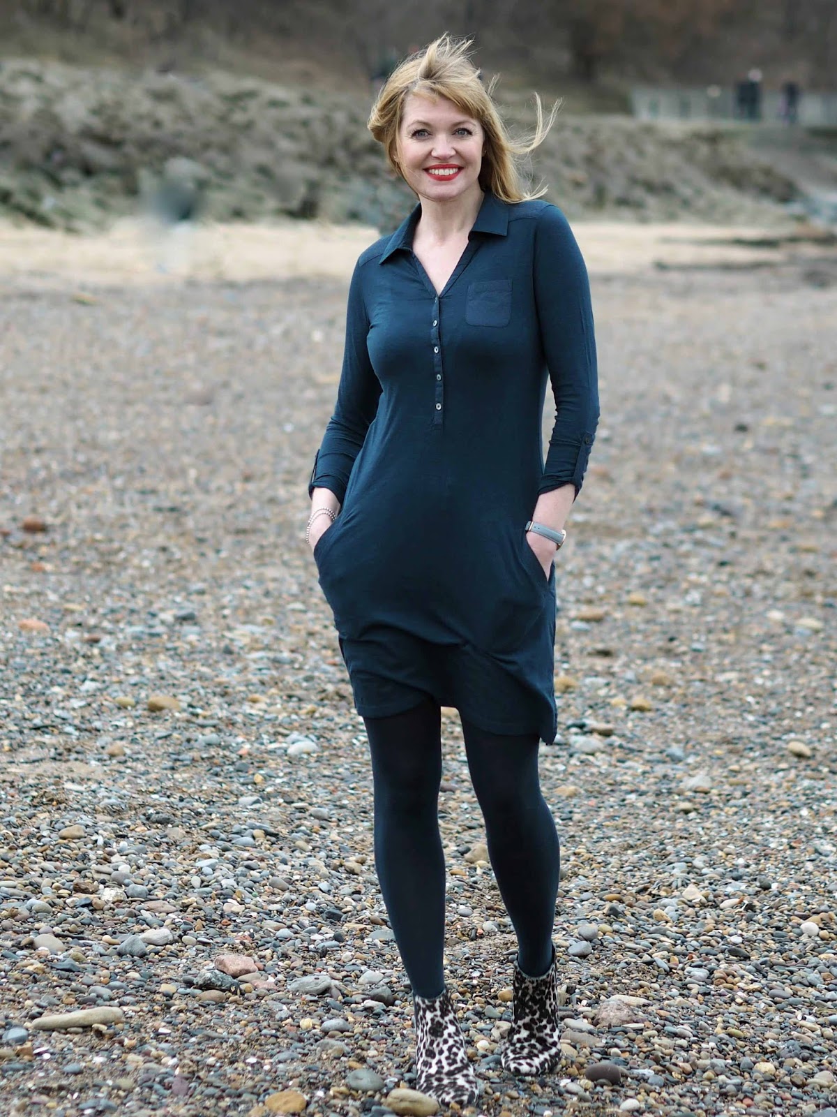 A Flattering Jersey Shirt Dress For A Stroll Along the Beach What