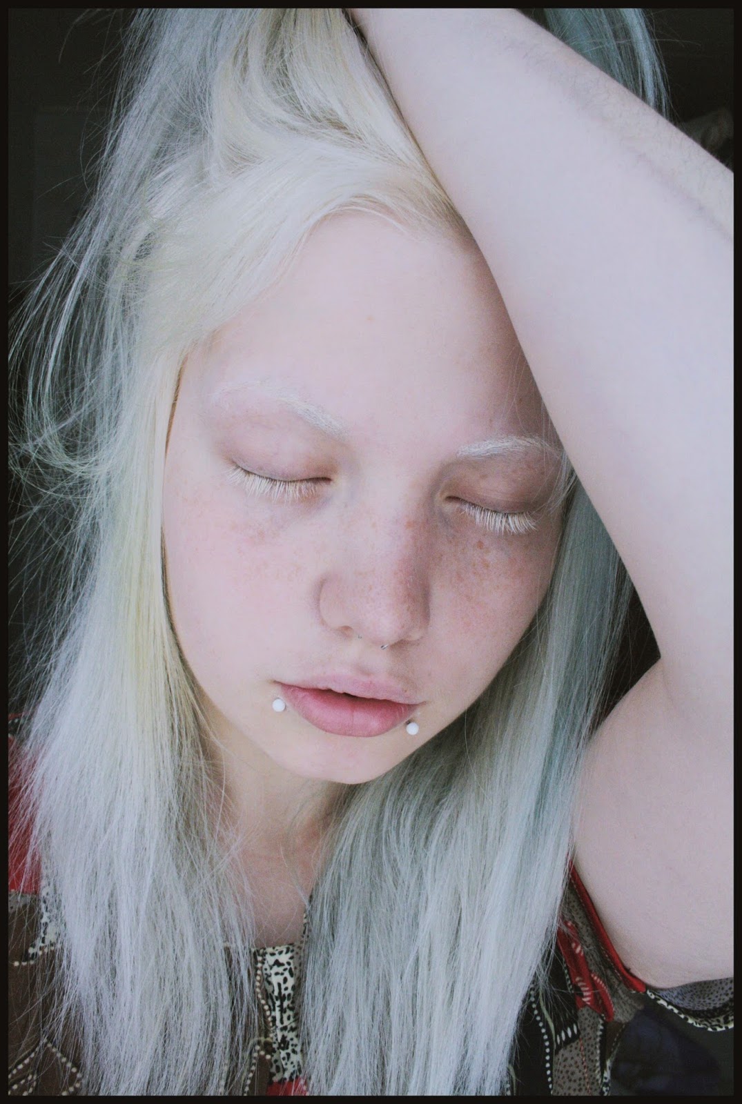 Настя кусакина альбинос. Настя жидкова альбинос. Сюэли модель альбинос. Алиса лисс (alice lisa, alisa liss). Страшный блондин.