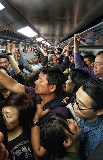 mtr mtr hong kong during rush hour