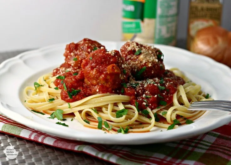 Slow Cooker Turkey Meatballs and Tomato Sauce | Renee's Kitchen Adventures - a no fuss way to bring classic spaghetti and meatballs to your table!  The Magical Slow Cooker