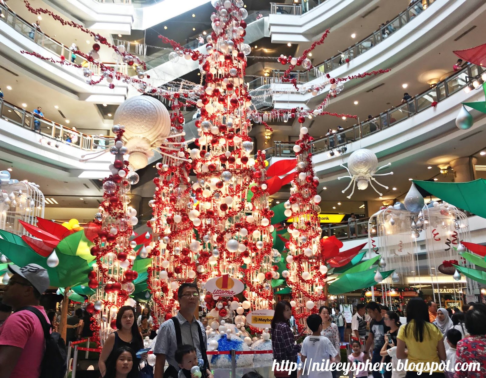 nileey's sphere Christmas is Here 1 Utama