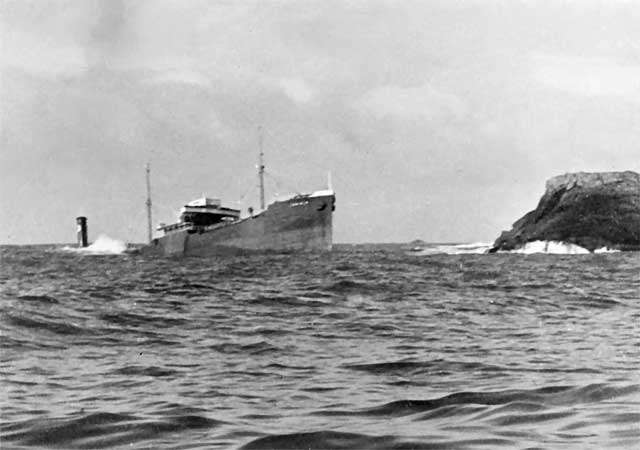 Tanker Emidio sinks off California, 20 December 1941 worldwartwo.filminspector.com