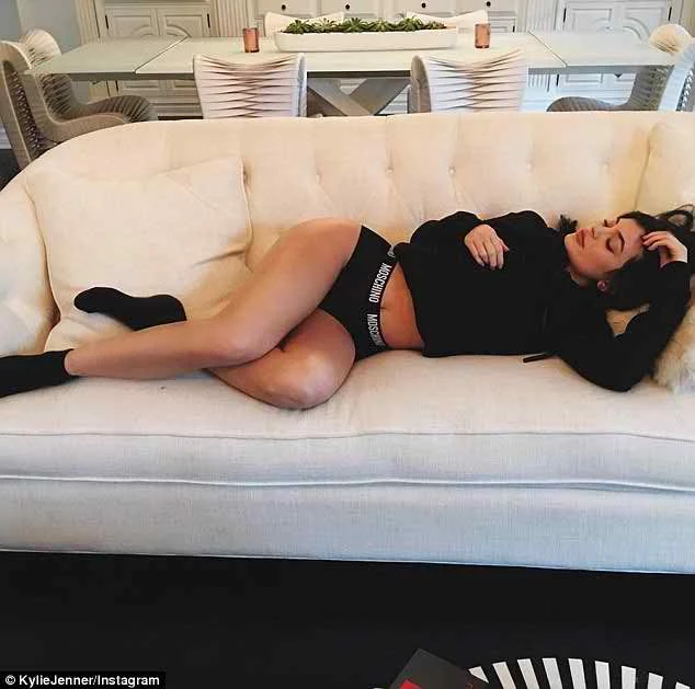 Kendall Jenner strips to Moschino underwear 