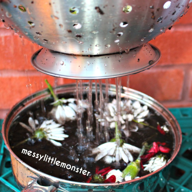 How to make a simple DIY outdoor mud kitchen for kids. Fun outdoor activities for toddlers and preschoolers.
