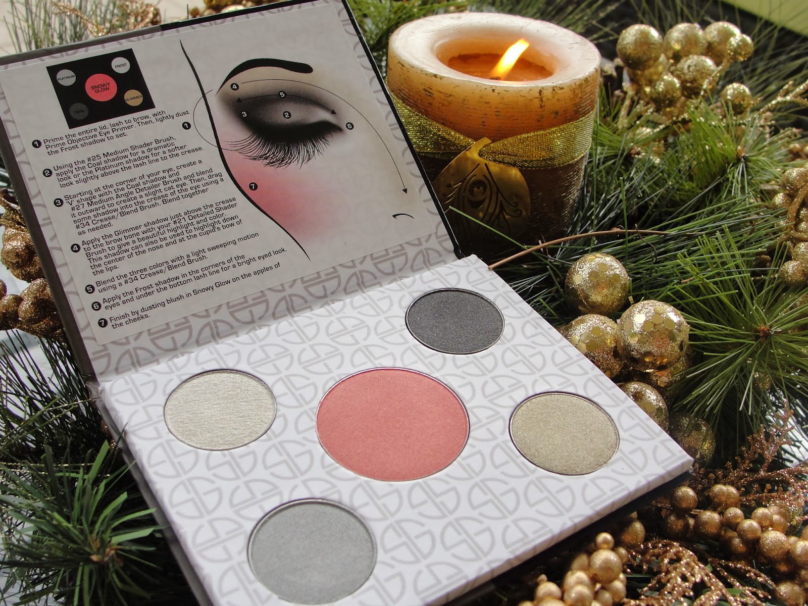 Review Studio Gear Holiday Eye Shadow Palette