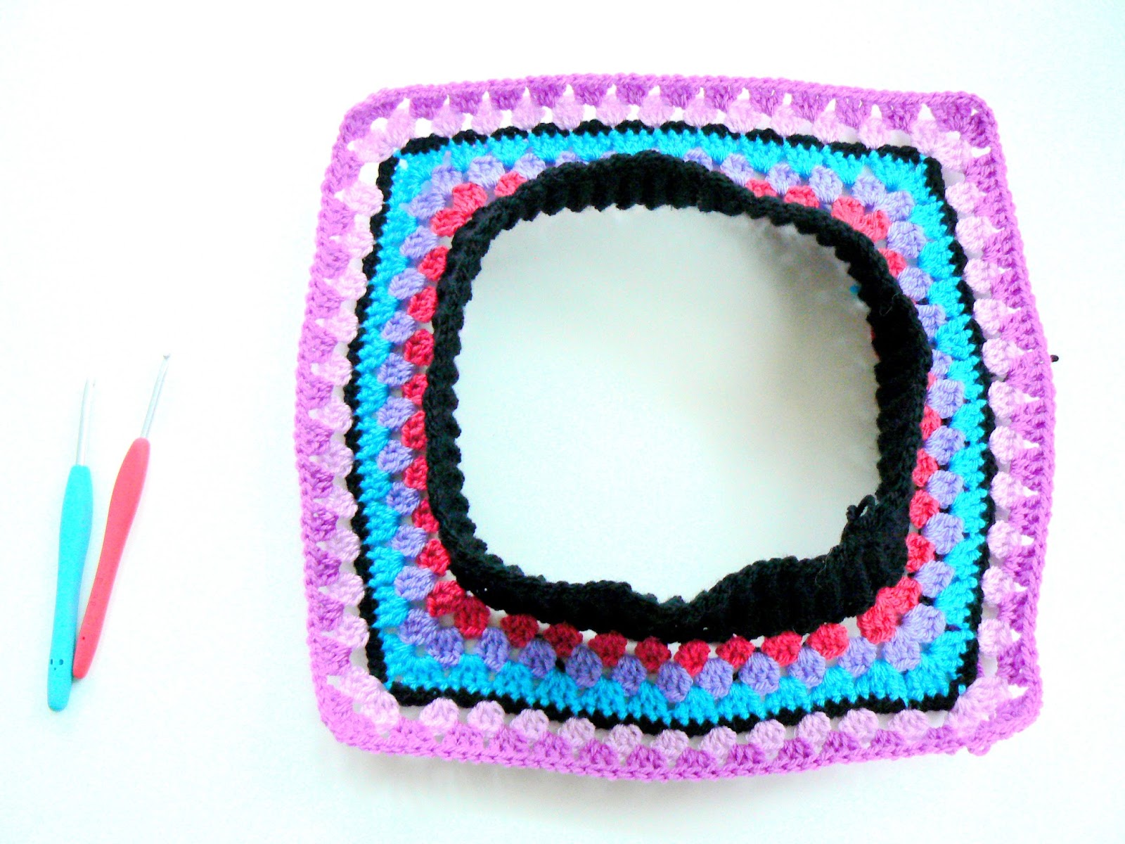 little-crochet-granny-square-skirt-the-pattern