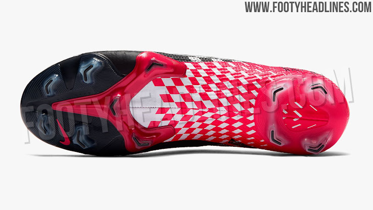 Nike MercurialX Vapor XII Pro TF Turf Football Shoe. Nike