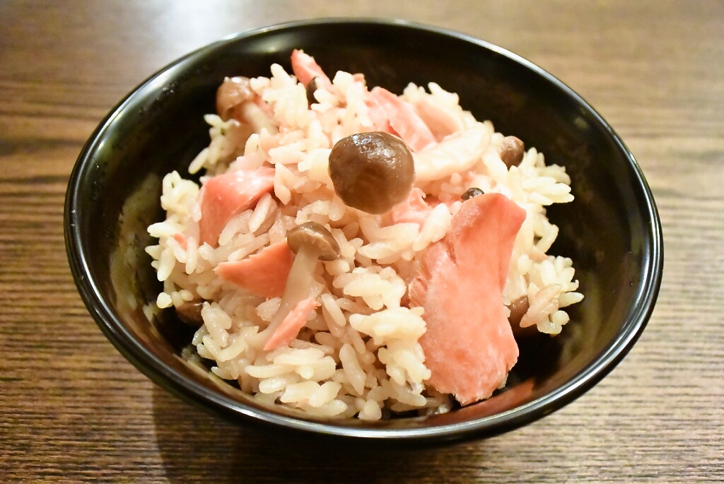 Recipes for Tom Sake to shimeji no takikomi gohan / steamed rice with
