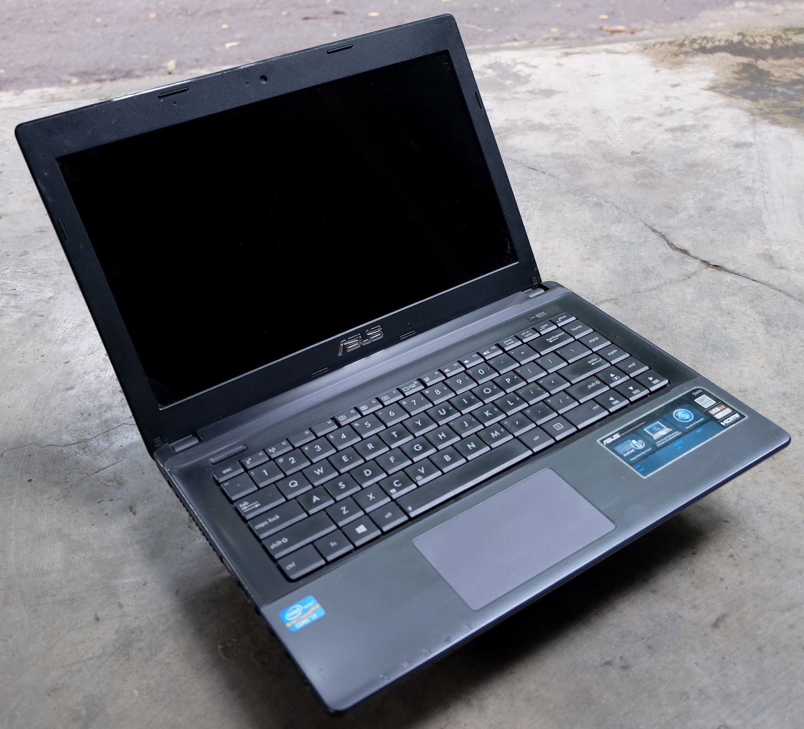 Laptop ASUS bekas