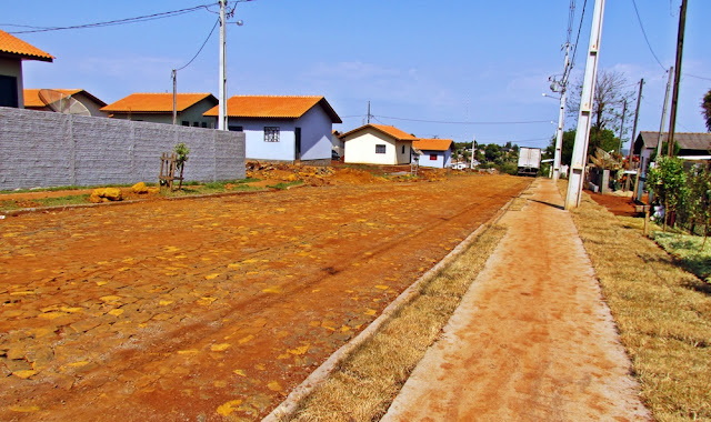Roncador: Avançam os serviços de pavimentação no Bairro Jardim Anchieta