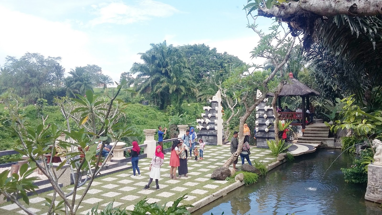 TGarden Medan,Resort and Ranch Instagramable ala Bali