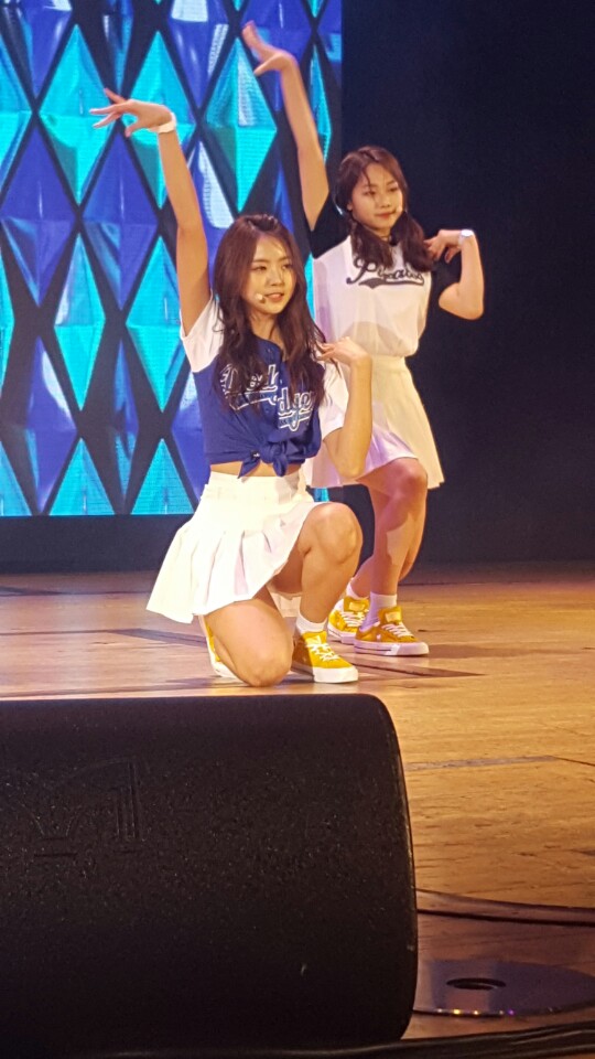 어제자 아이오아이(ioi), 롯데월드 임나영 | 인스티즈