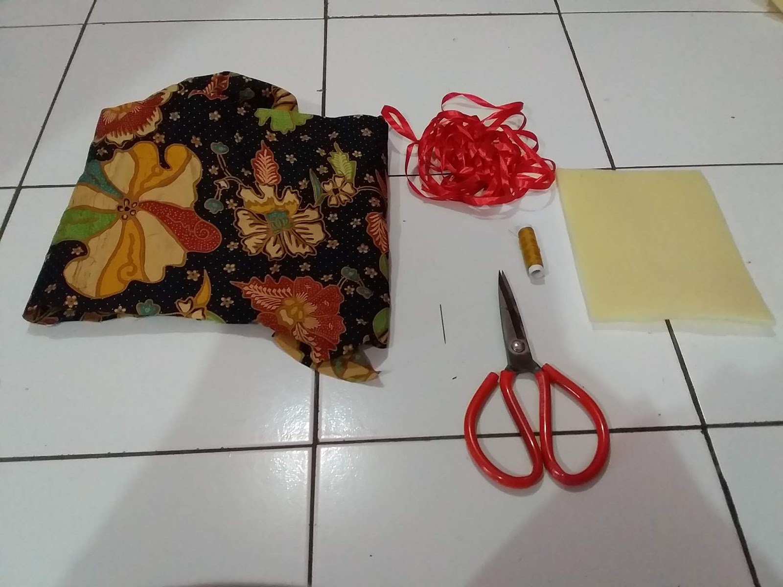 Pembuatan lampi dari kain perca