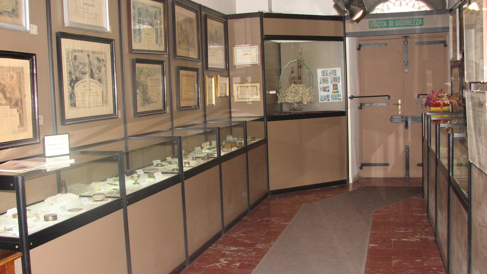 Sulmona Museum of Art and Technology Confettiera Confetti Pelino