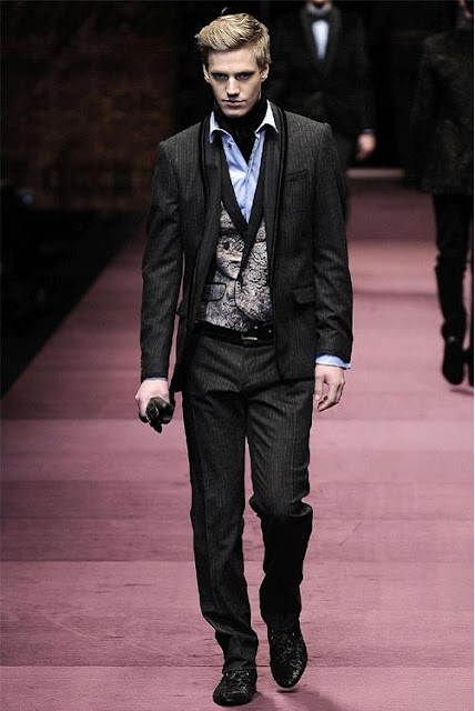 Fashion Men Suits Blog: Man must abide by the party put tie-in rule