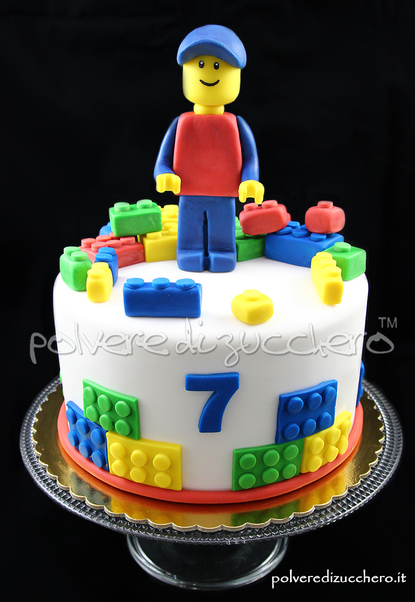 torta decorata lego cake lego personaggi pasta di zucchero mattoncini  cake design polvere di zucchero