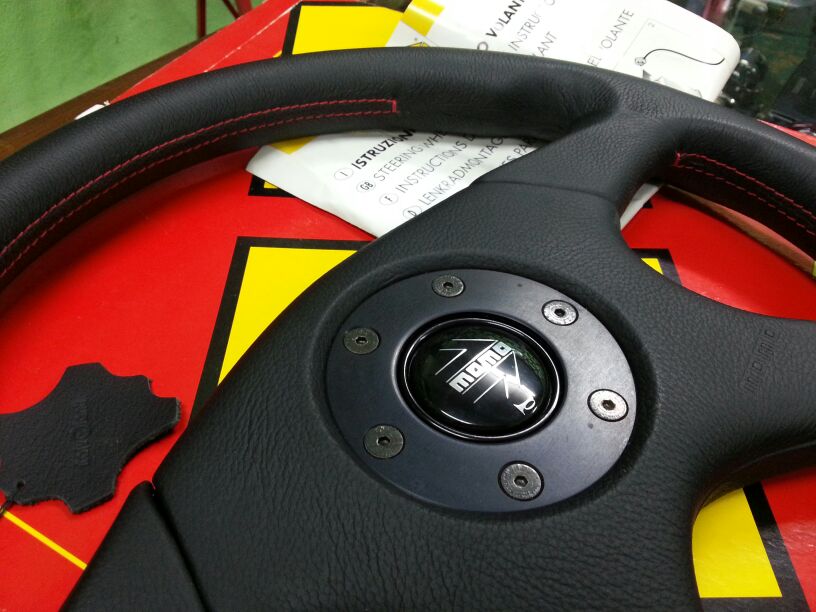 NANAJUE TACKLE New!!! & Original Momo Speed 4 spoke steering wheel for