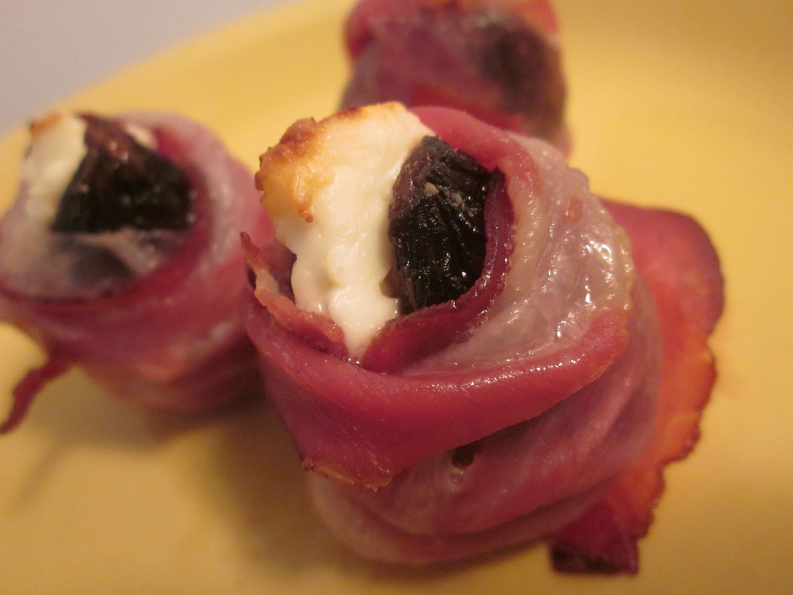 ProsciuttoFig Rosettes