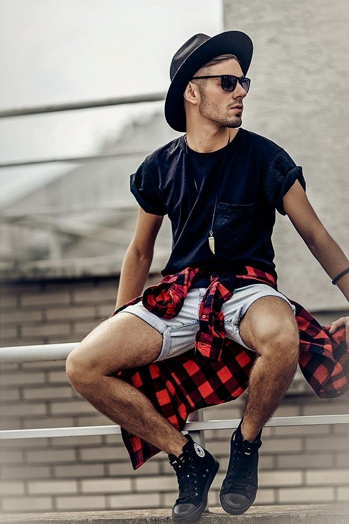 Look com camisa amarrada na cintura masculino Clearance