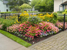 Flower Bed Ideas | Casual Cottage